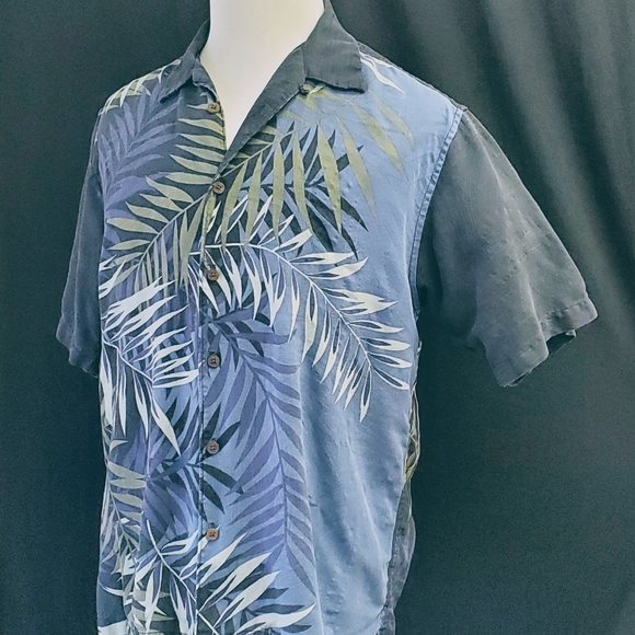 TOMMY BAHAMA 100% Silk Hawaiian Camp Shirt - Picture 2 of 5